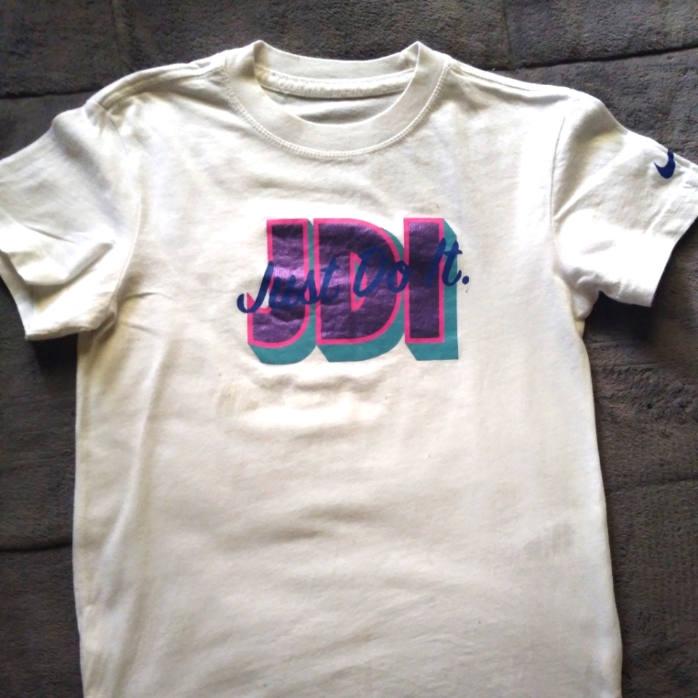 Girls Nike Tee
